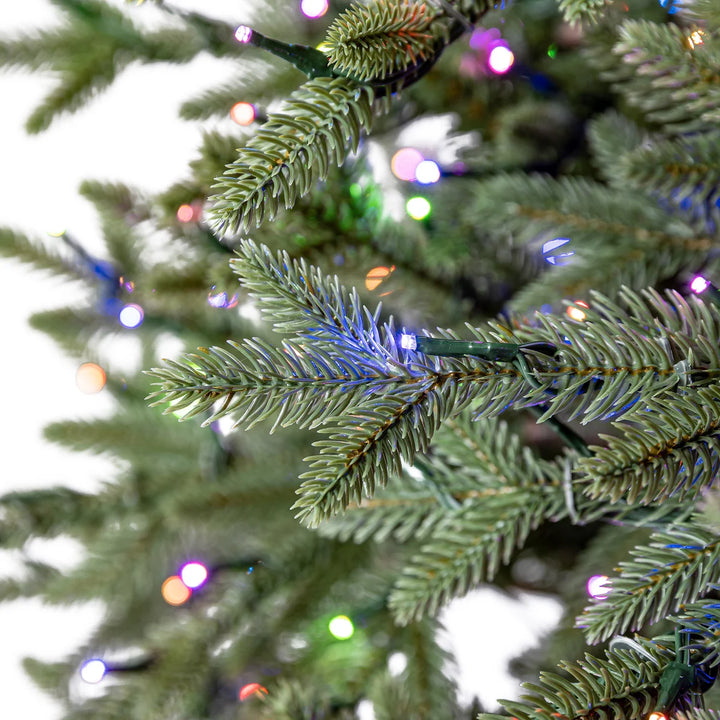 Sapin de Noël artificiel élancé de 2,75 m pré-éclairé à DEL scintillantes