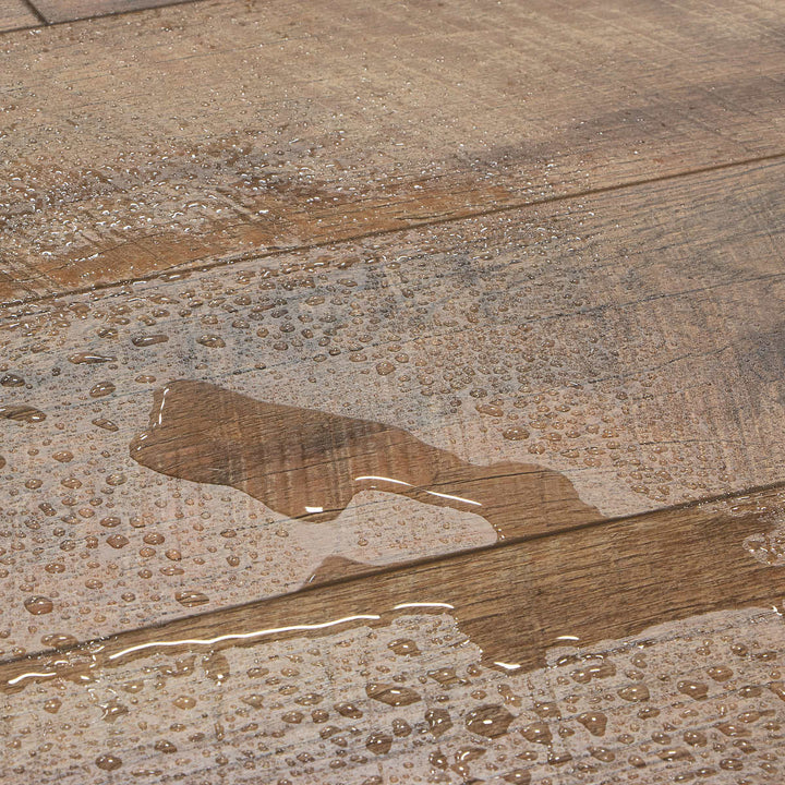 Golden Select – Revêtement de plancher stratifié Chêne Rustique 15,8 cm (6,22 po)
